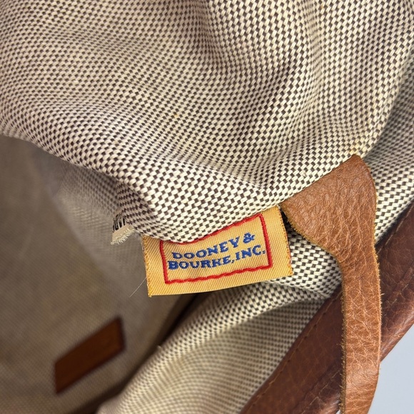 Dooney & Bourke Vintage Signature Tan and Brown Tote with original coin case - Picture 7 of 11